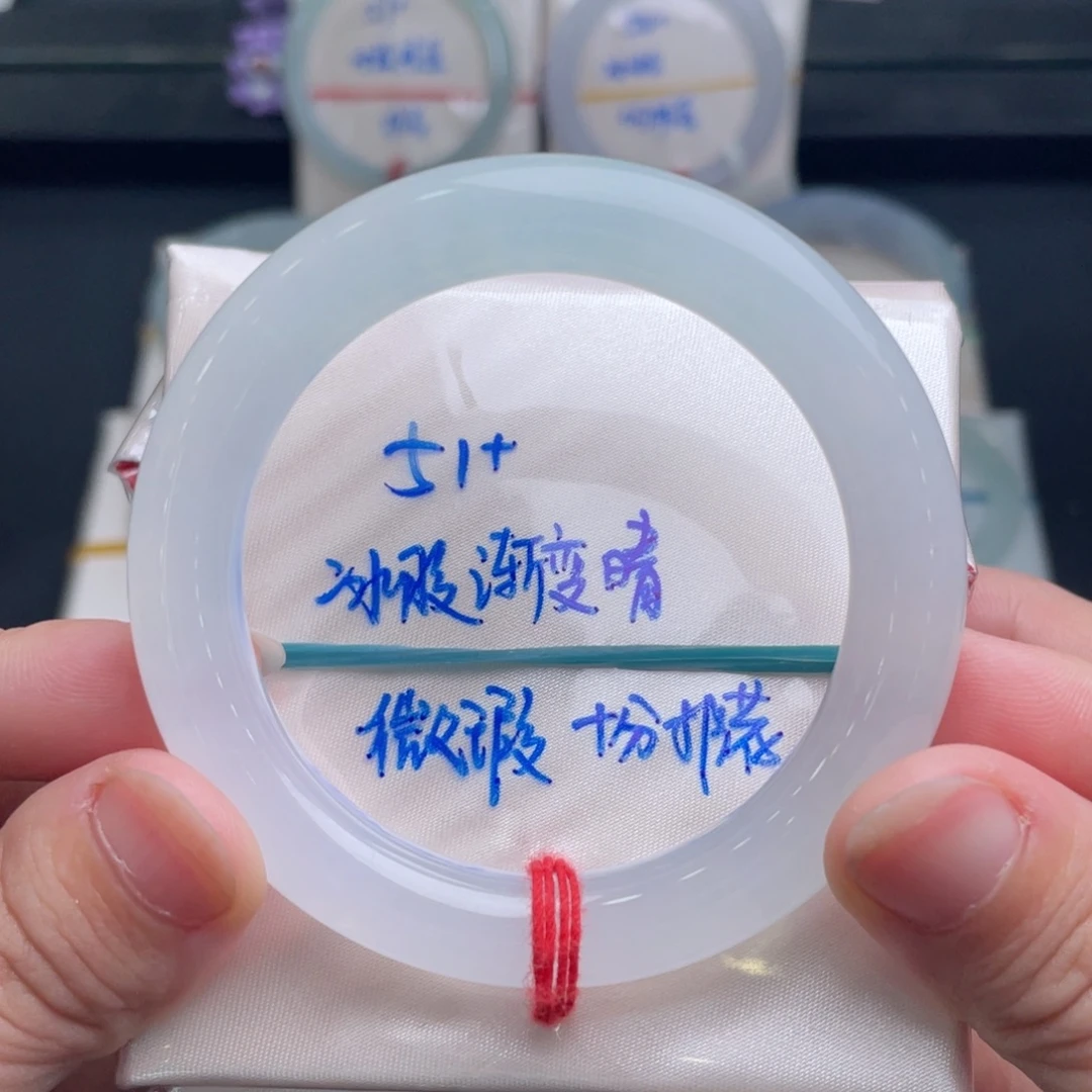 翡翠未镶嵌手镯翡翠手镯