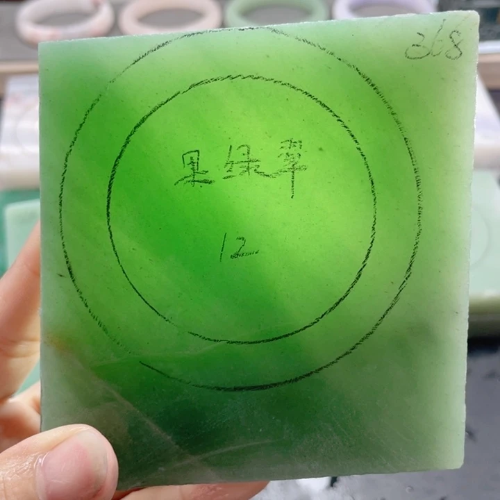 未镶嵌手镯石英质玉定制
