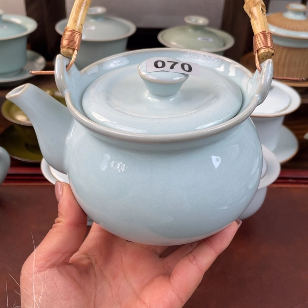 微瑕450毫升壶……………………m