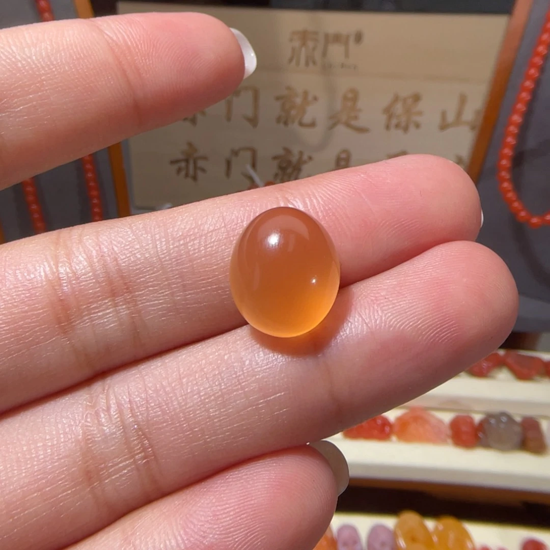 南红玛瑙蛋面13x11.2x7.3，不退换未镶嵌