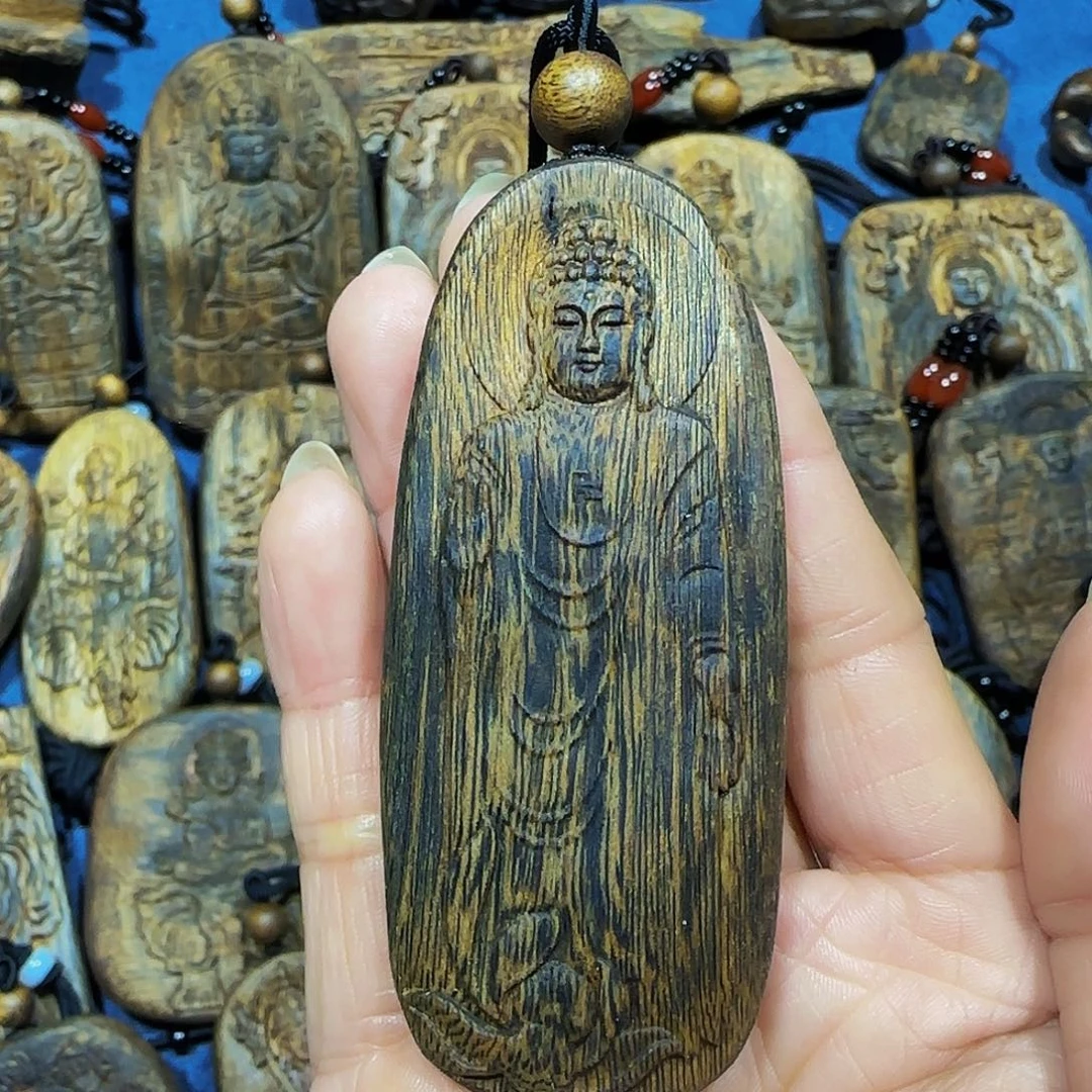 沉香沉香碎屑海南白奇乌身大日如牌带绳18.8