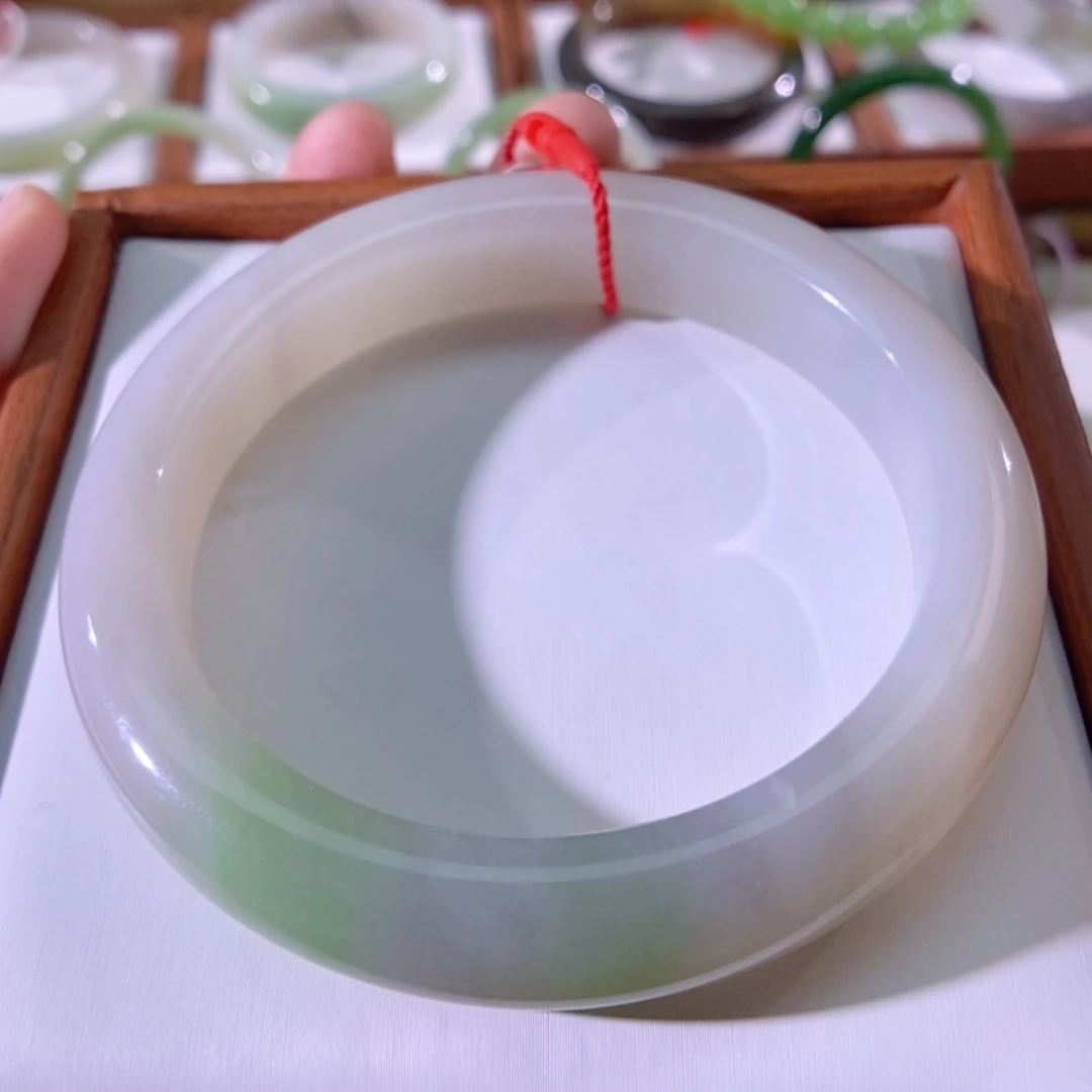 【闪购商品】未镶嵌手镯和田玉（翠青玉）