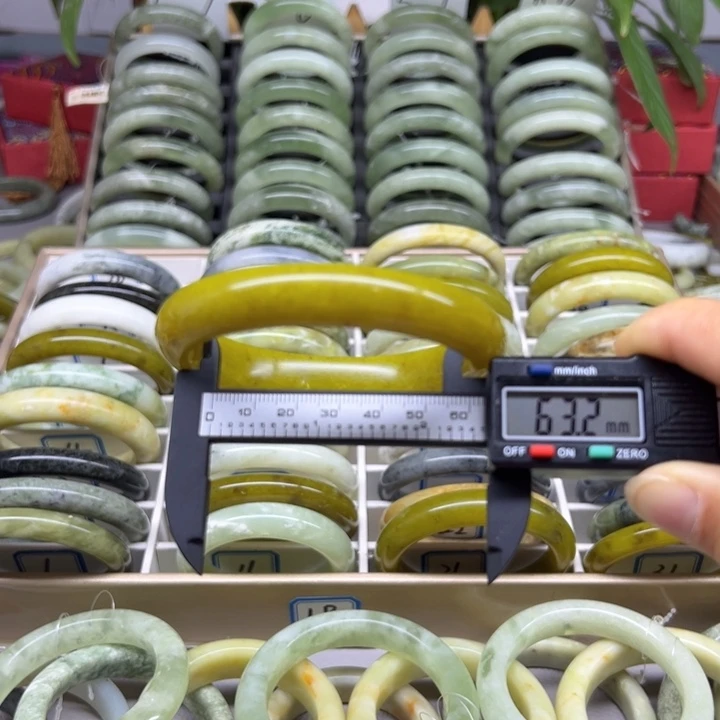 蛇纹石玉未镶嵌手镯10