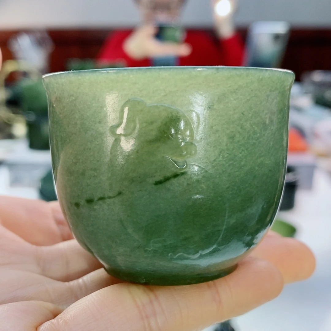 未镶嵌和田玉摆件微瑕