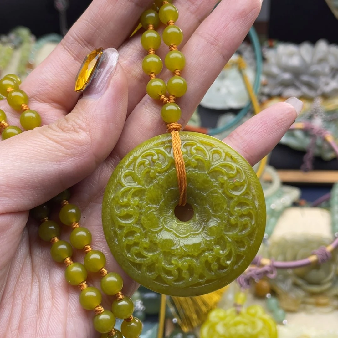 蛇纹石玉颈饰未镶嵌