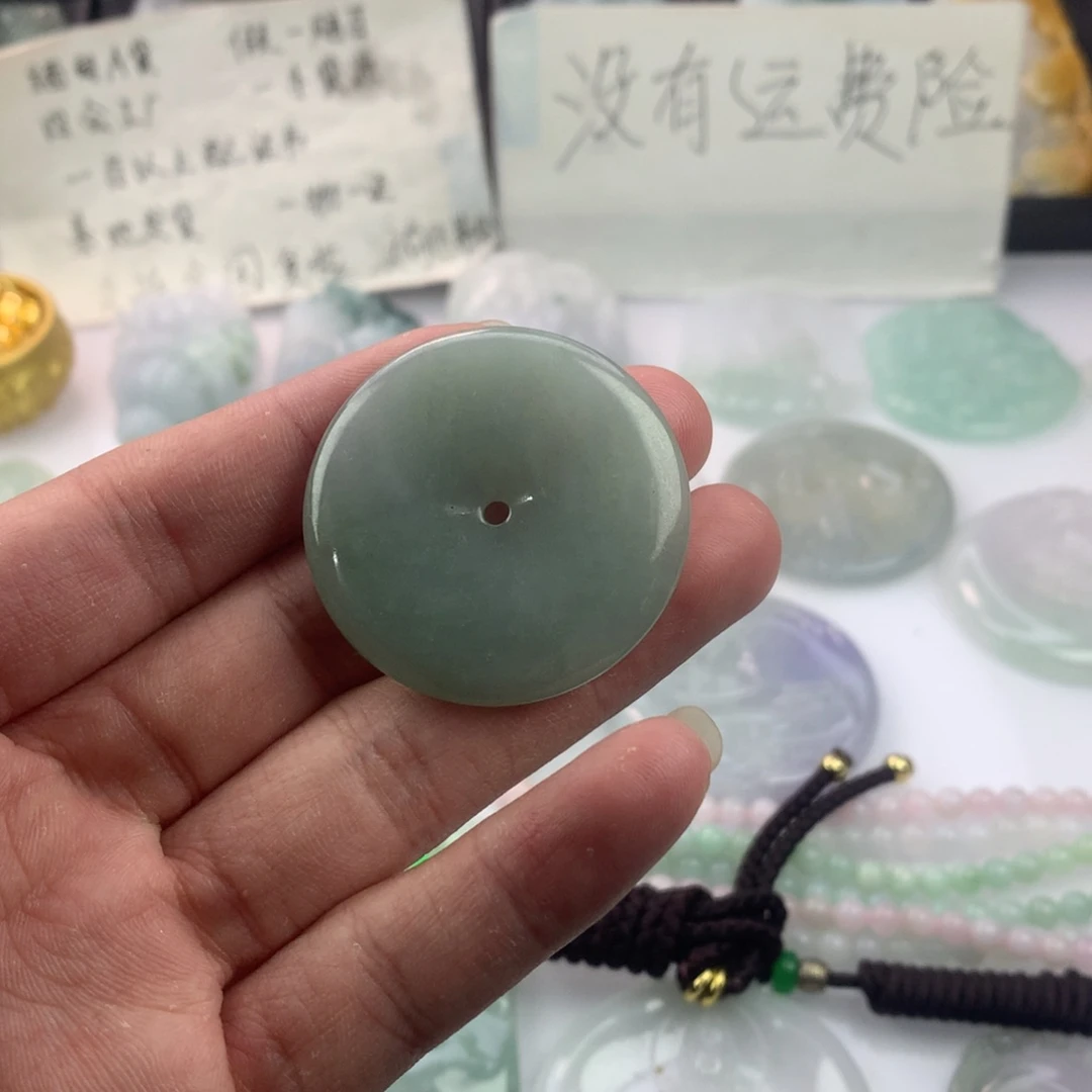 翡翠颈饰未镶嵌不一