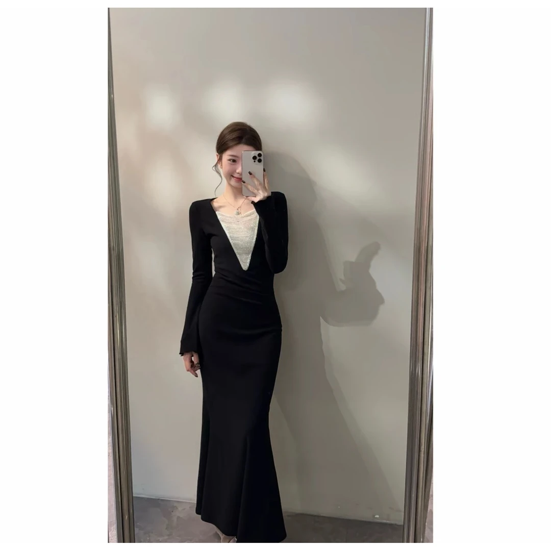 颂宋冬季新款轻奢赫本风名媛长袖抽褶收腰显瘦包臀鱼尾黑色连衣裙