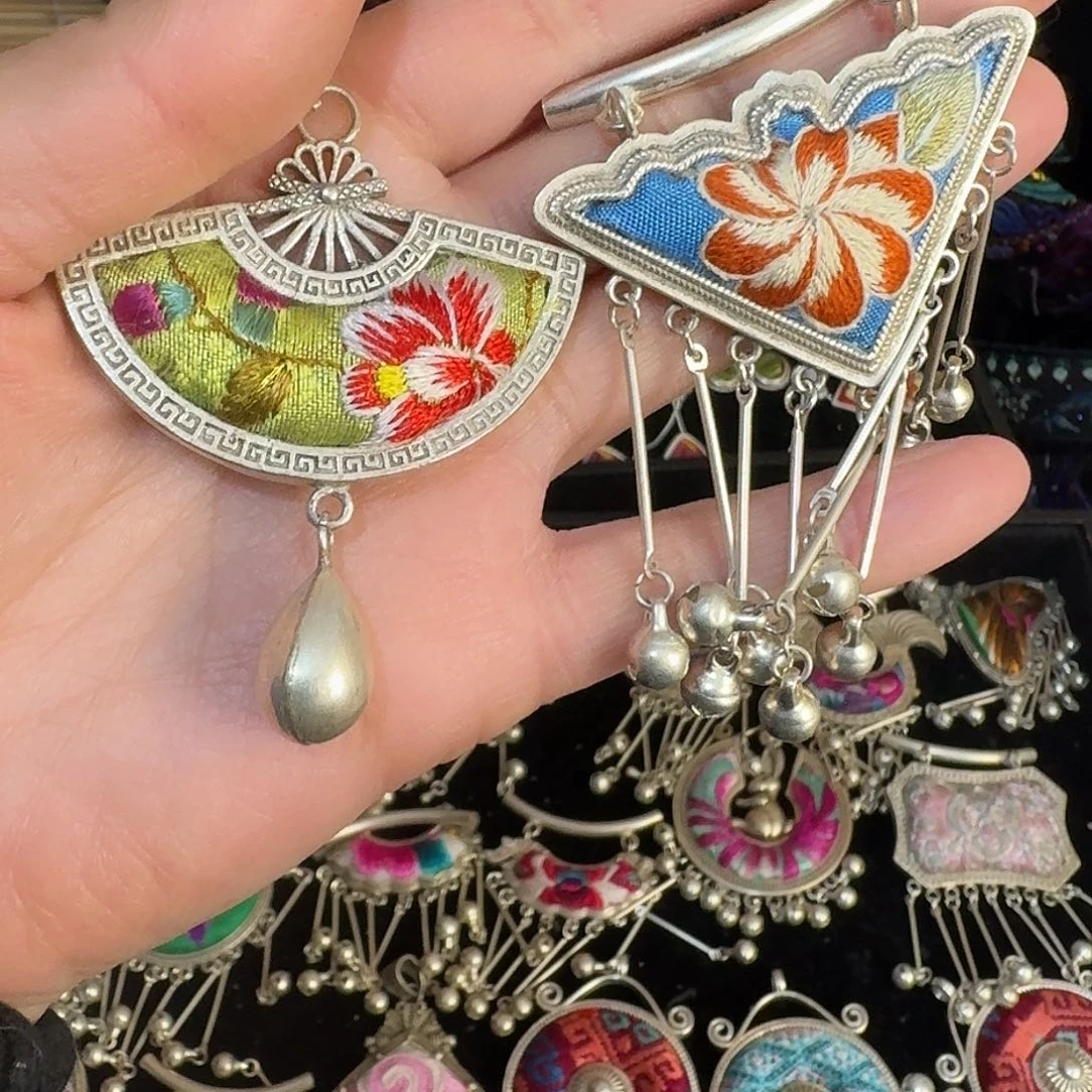 织绣?**?民族风刺绣吊坠