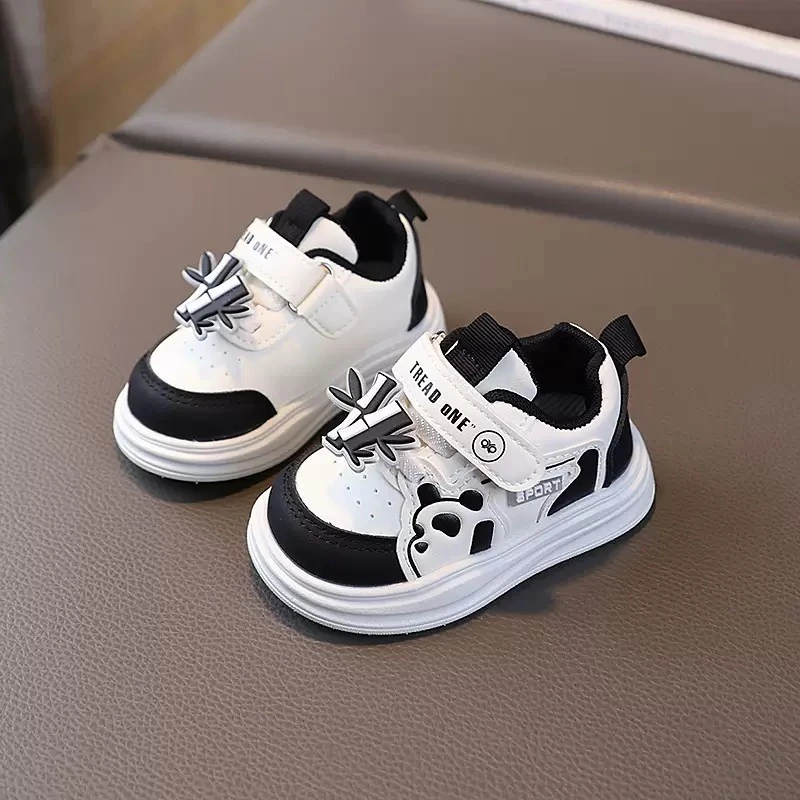 2025秋季新款儿童板鞋软底1到2岁宝宝学步鞋卡通熊猫男女童运动鞋