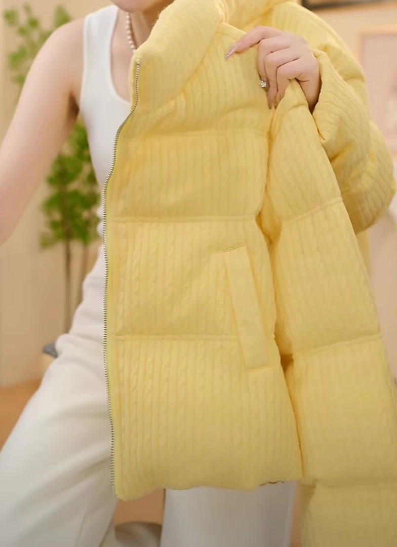MR-冬季新款黄色刺新中式时尚气质羽绒服