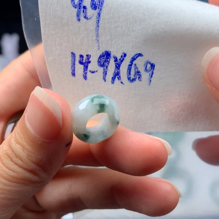 彼****定制翡翠未镶嵌戒圈