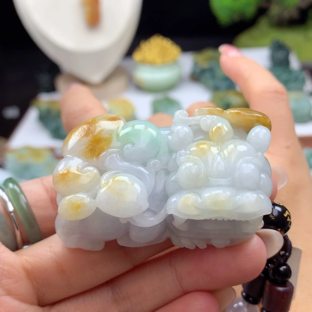 翡翠未镶嵌颈饰A23 三彩翡翠貔貅