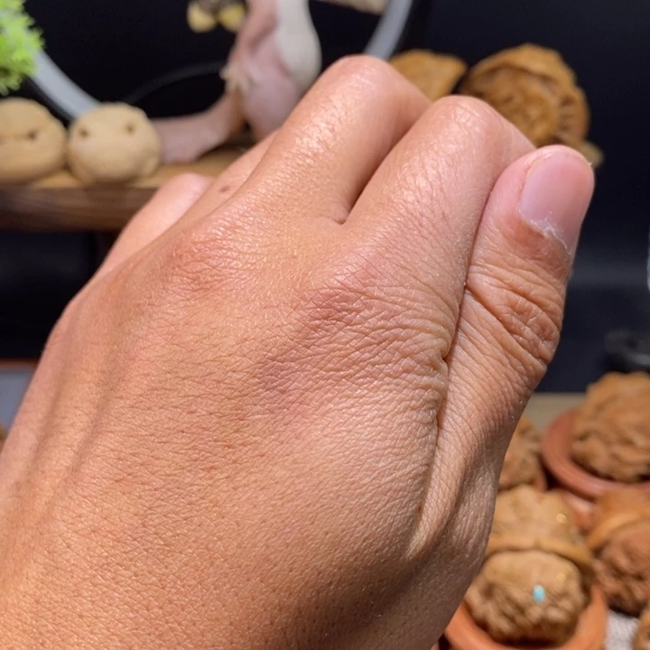 核桃把件小*纯手工雕刻文玩核桃