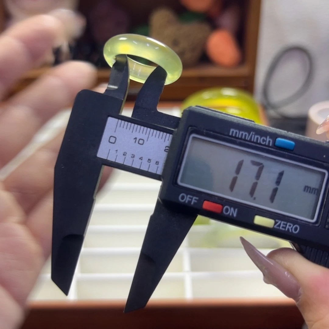 蛇纹石玉未镶嵌手镯93