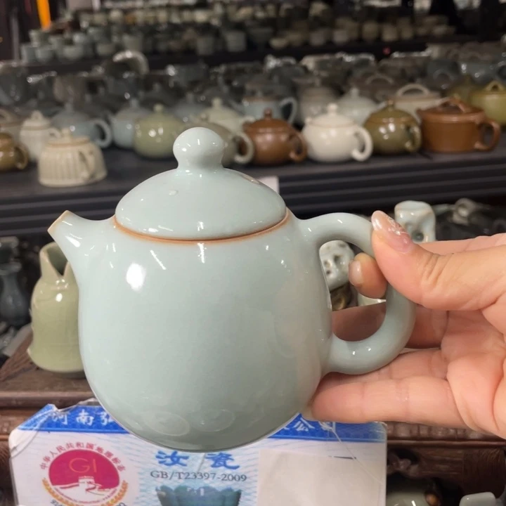 摆件天青釉大龙蛋壶