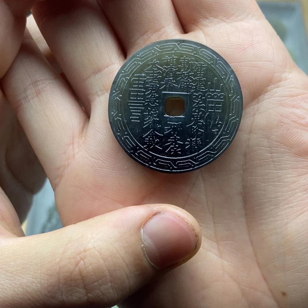 蛇纹石玉颈饰未镶嵌青*