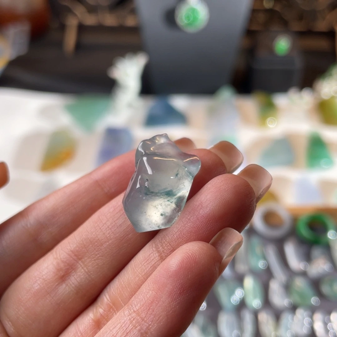 未镶嵌定制翡翠胡**?裸石