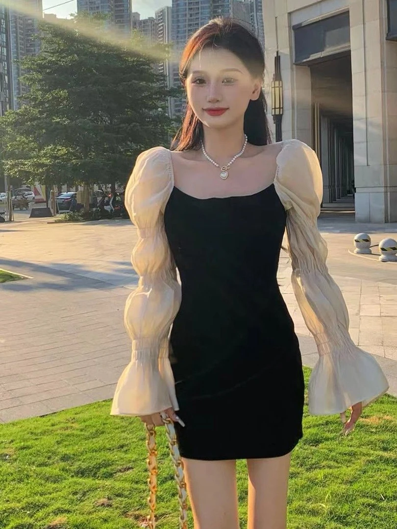 法式气质名媛一字领小黑裙子女春秋新款轻奢小礼裙显瘦连衣短裙子