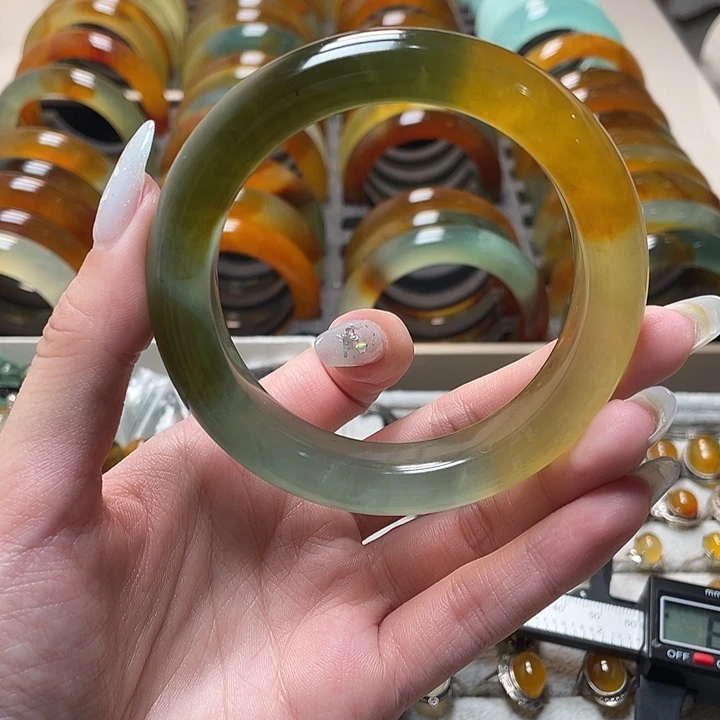 蛇纹石玉未镶嵌手镯60.9
