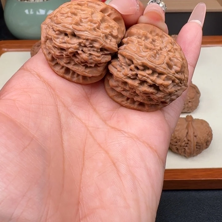 把件文玩核桃全品三角白36.5