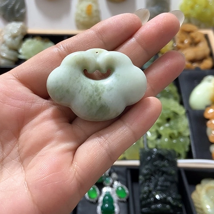 蛇纹石玉未镶嵌挂件