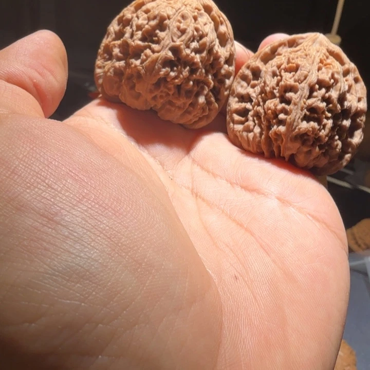 把件猴头核桃三角南疆