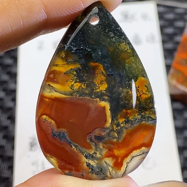 玛瑙/玉髓颈饰未镶嵌