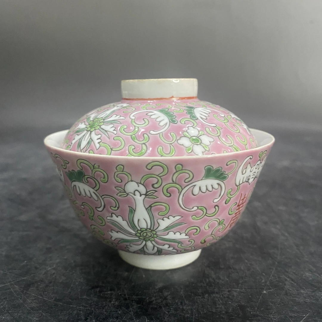 101 粉彩宝相花盖碗
