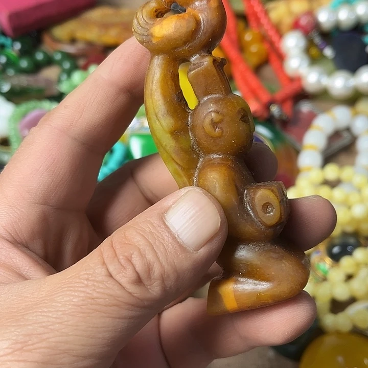 未镶嵌和田玉（糖玉）挂件