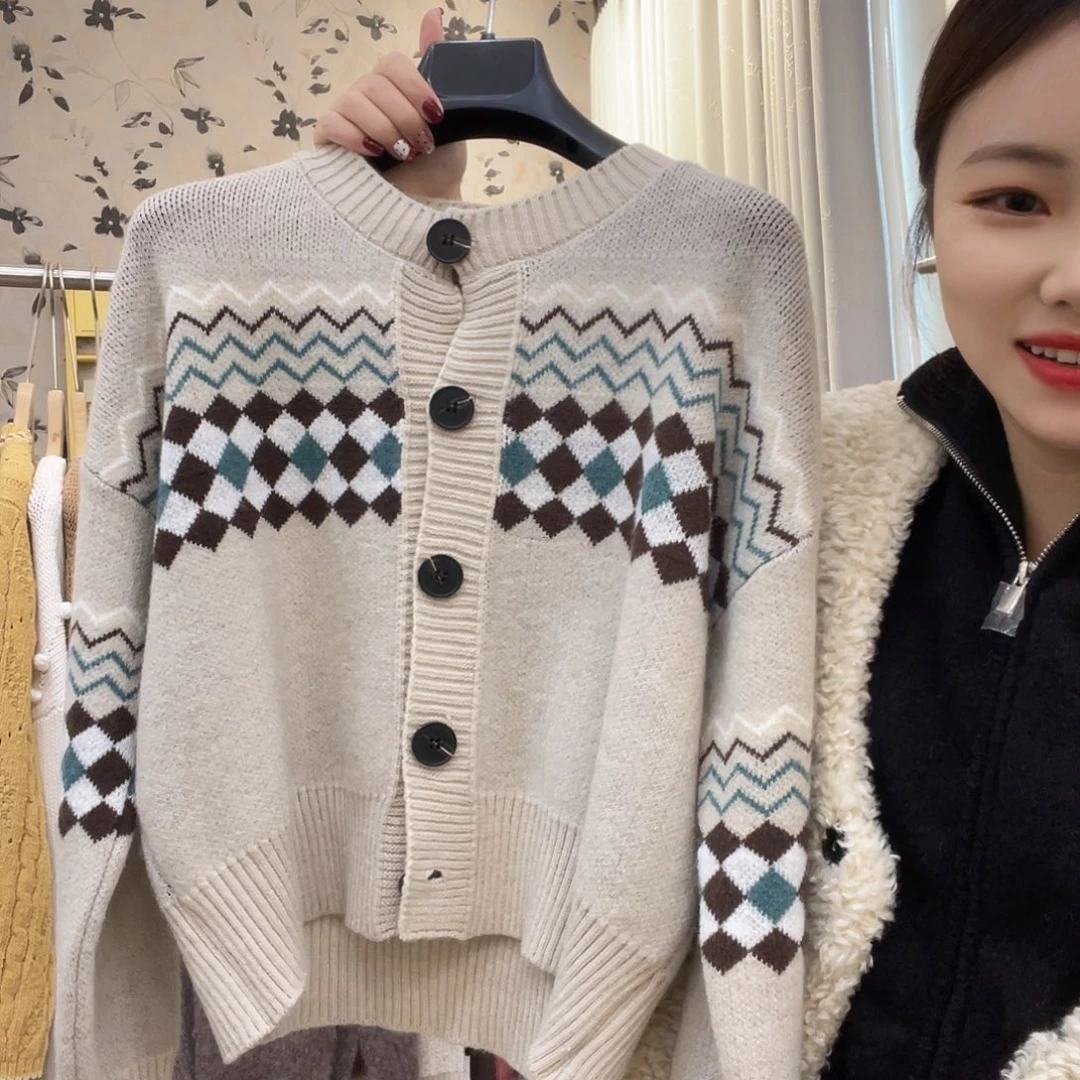 菱格针织毛衣外套