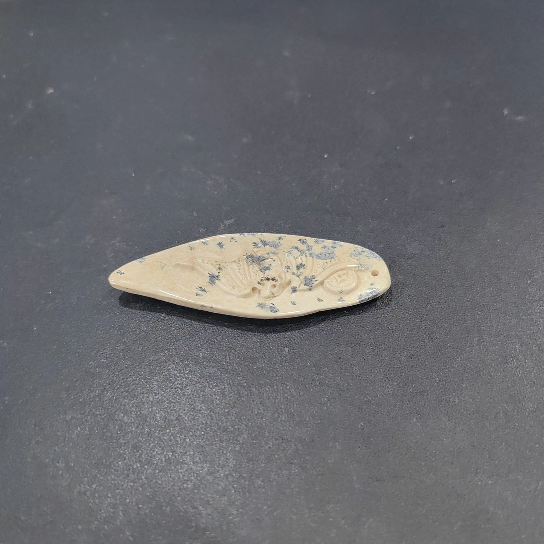 猛犸约4克雕刻件XY380