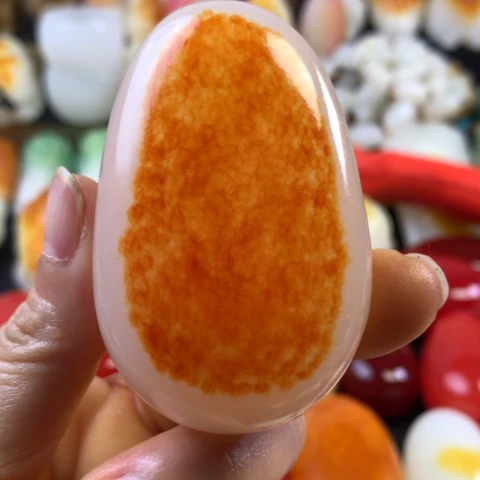 新疆戈壁五彩石石