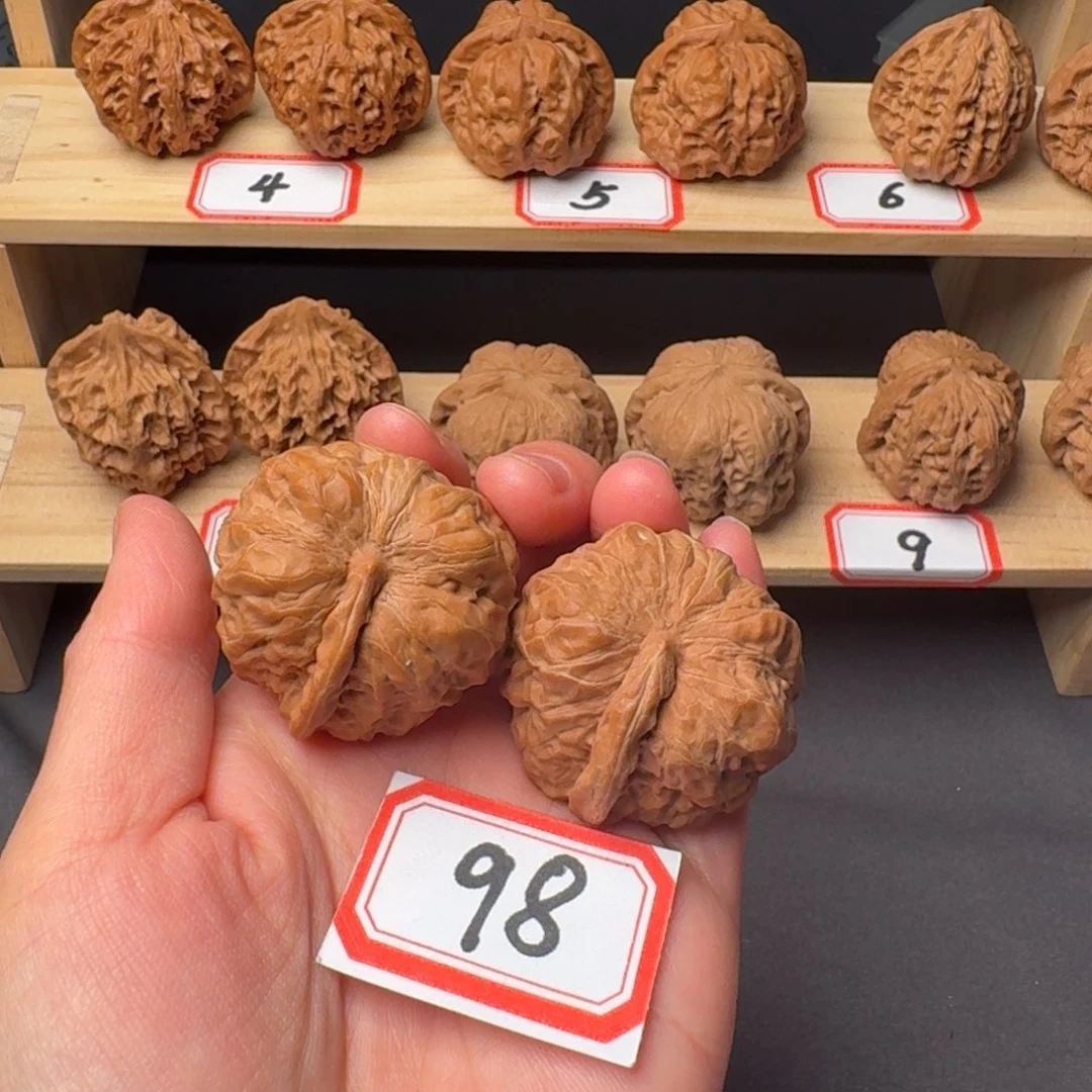 惗****文玩核桃吊坠一帆风顺39尺