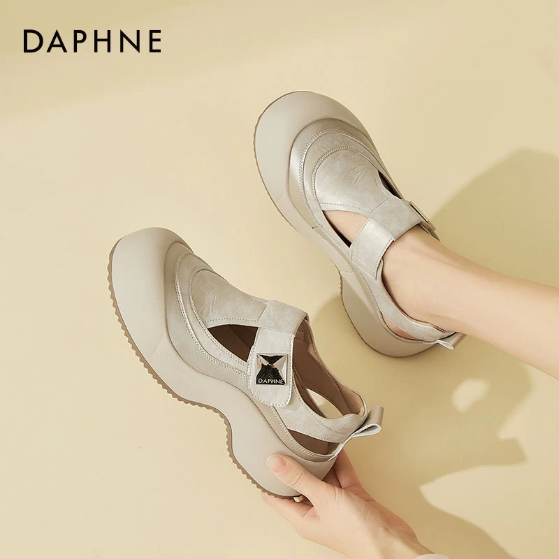 达芙妮女鞋时尚百搭小众设计休闲外穿时尚休闲沙滩凉鞋包头厚底鞋