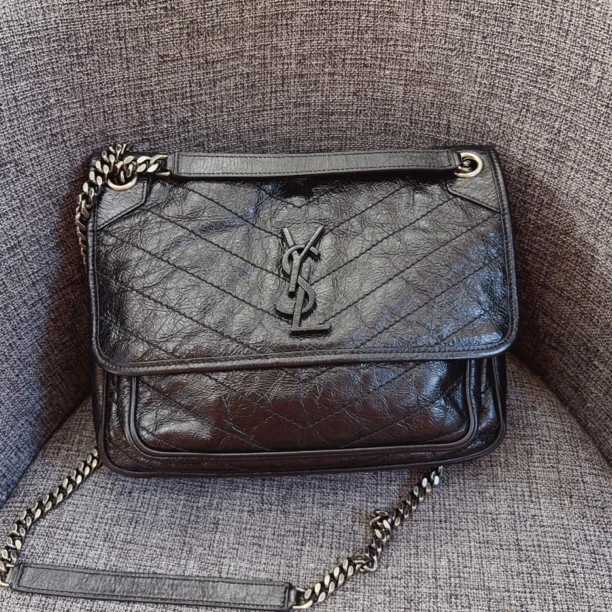 99新 YSL/圣罗兰 98新圣罗兰niki中号黑金 耐看型
