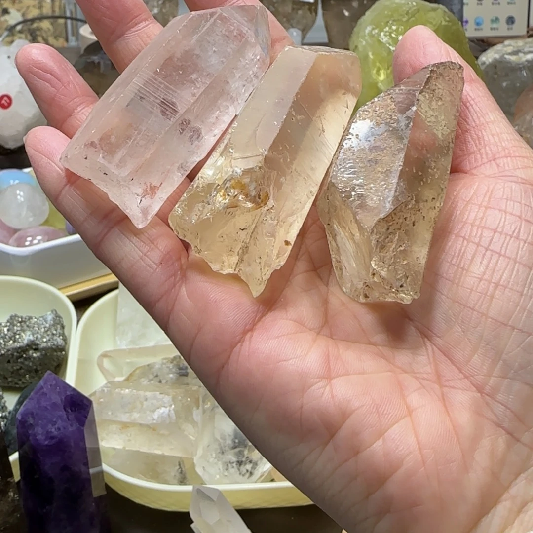 未镶嵌水晶车挂不退换马达加斯加晶柱
