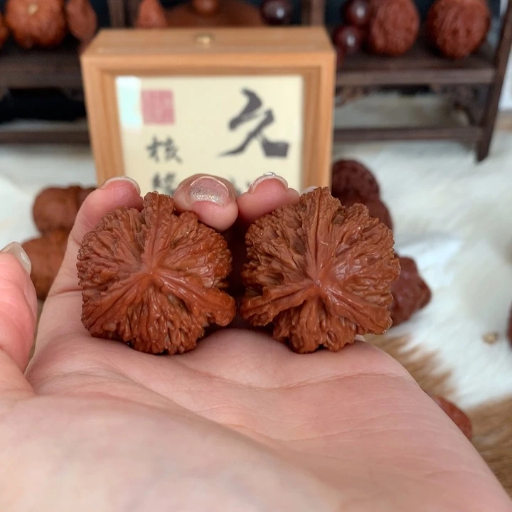 文玩核桃把件清****638虎头奔