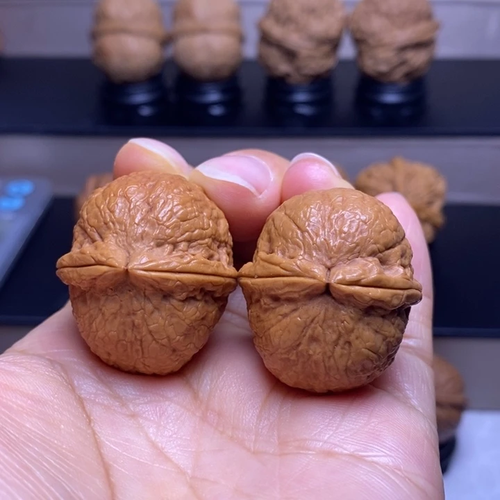 文玩核桃把件香炉元宝60