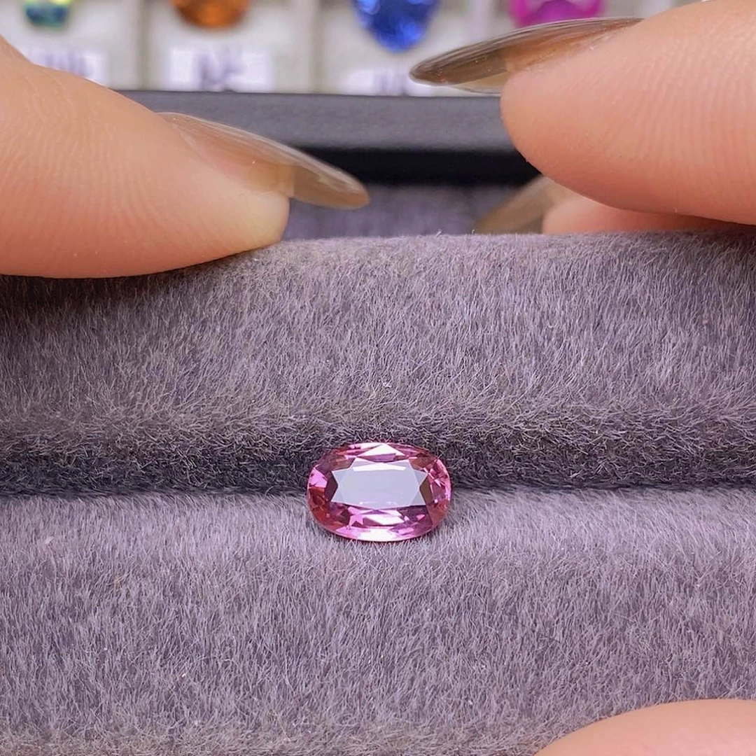 裸石蓝宝石无烧玻璃体火彩好明亮2.03ct/0079