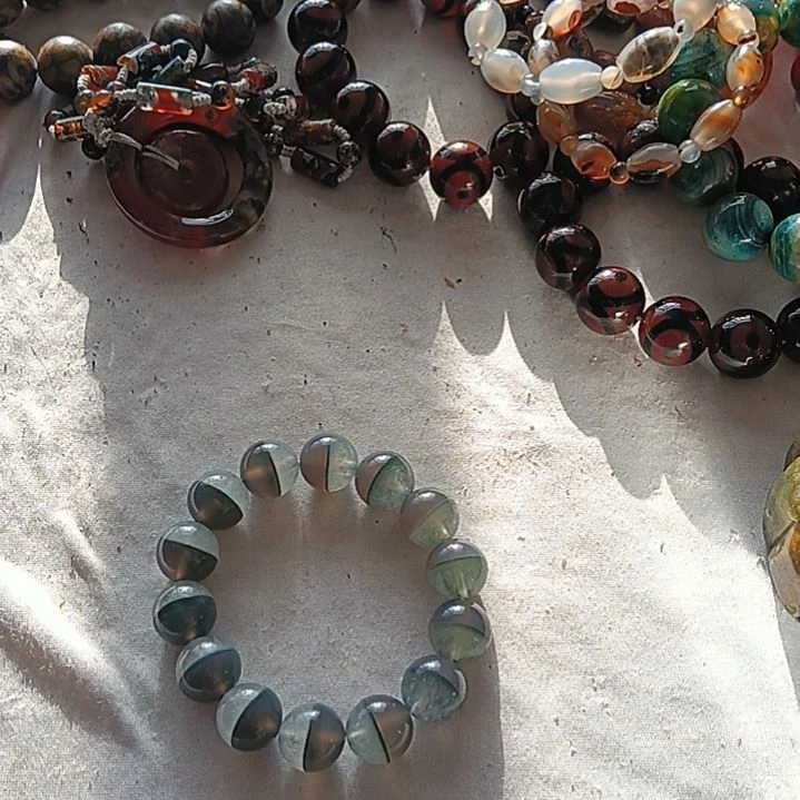 硅化珊瑚未镶嵌手链