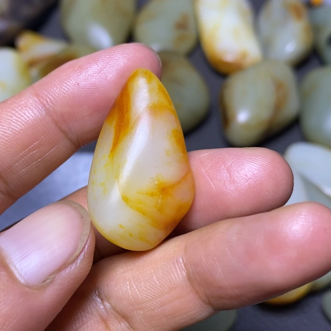 未镶嵌和田玉（糖玉）挂件