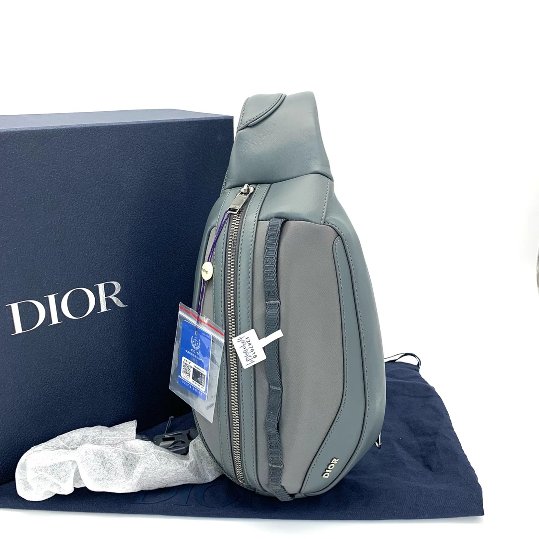 全新未使用 DIOR/迪奥 闲置品深灰色尼龙拼皮胸包单肩包  尺18/44
