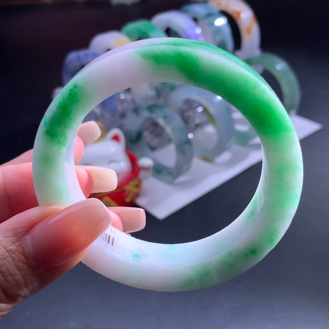 定制翡翠未镶嵌翡翠手镯