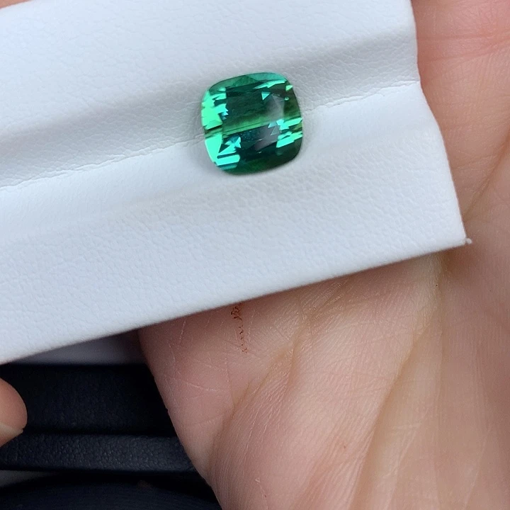 未镶嵌裸石碧玺3.82ct拉贡吉尔德