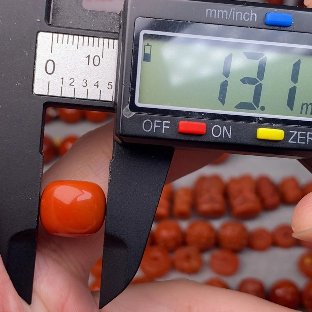 南红玛瑙配饰未镶嵌?****微瑕