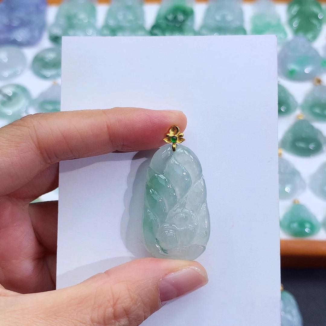 翡翠18K金镶嵌颈饰翡翠吊坠