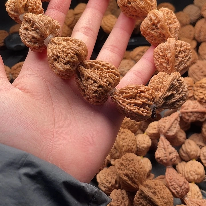 j***n文玩核桃吊坠1南疆石