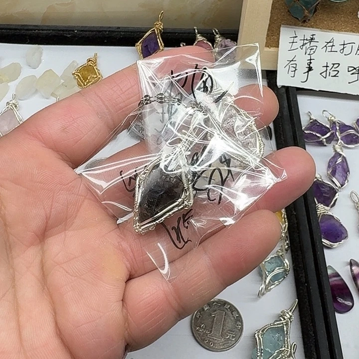 水晶颈饰未镶嵌白水晶，闪灵，皮绳，1钛刚