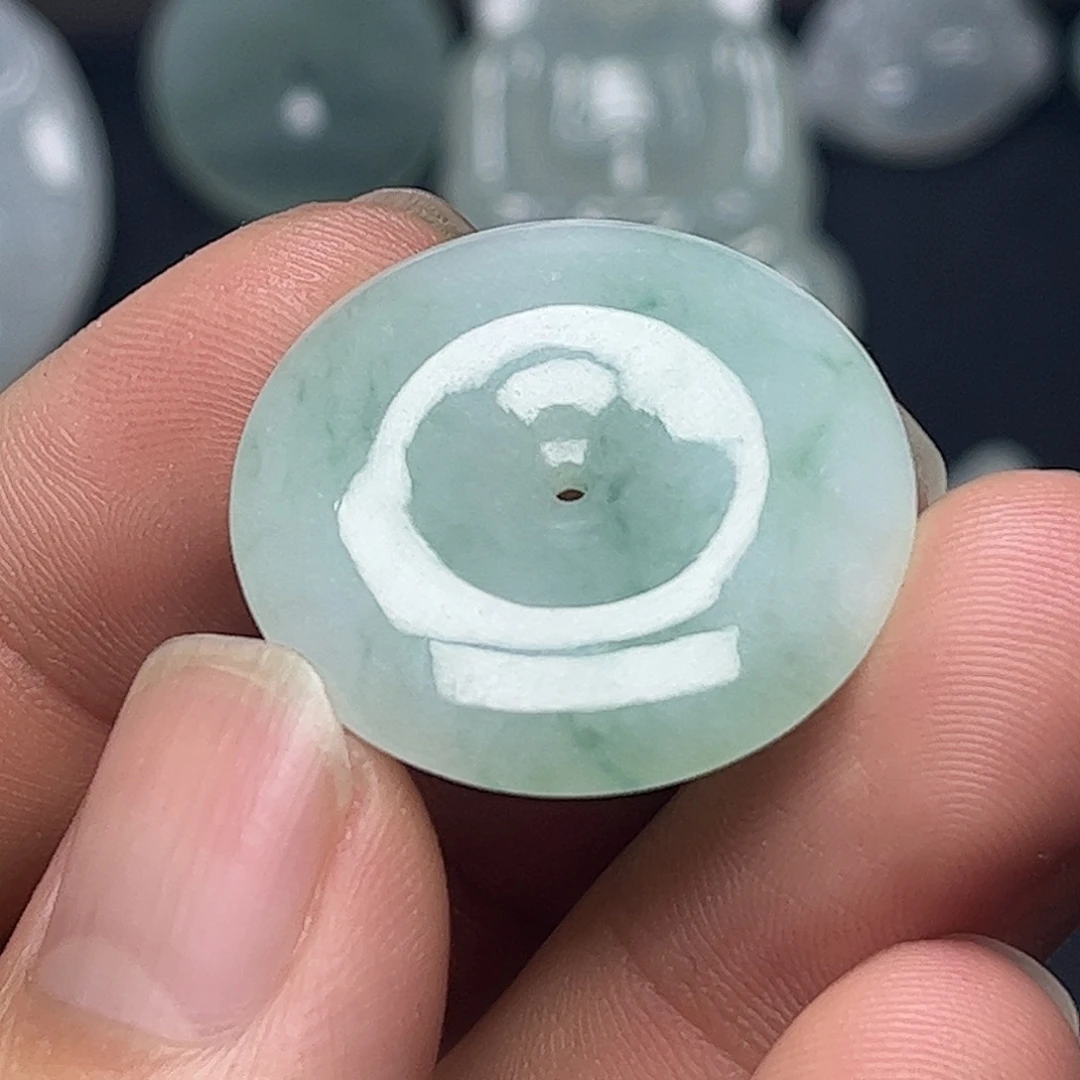 翡翠未镶嵌颈饰缅甸天然翡翠