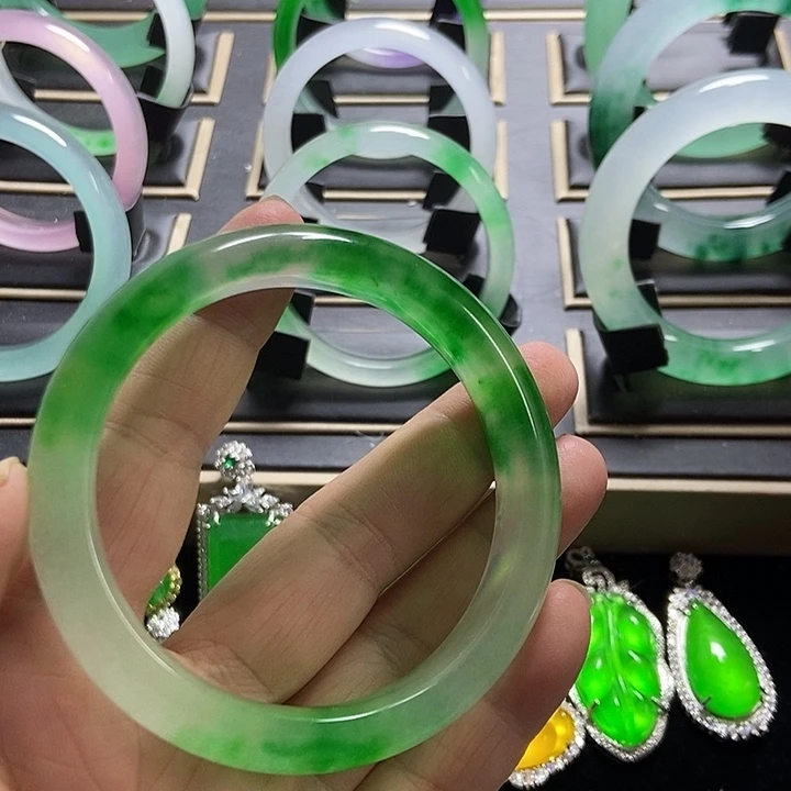 何***姐非金属珐琅你们怎么